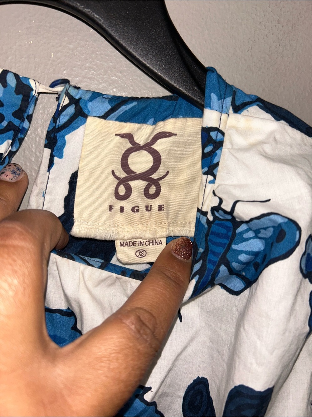 Figue Shirt - blue/white floral “Olive Printed Puff-Sleeve Top” - Picture 4 of 10